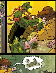 Wünschenswert Reporter wichsen Mutant Ninja Turtle `s Schwanz und zeigt ihre großen Titten