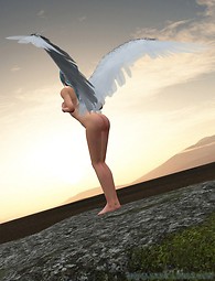 Ese ángel sexy fue encontrado cerca de una gran piedra cubierta con patrones celtas.
