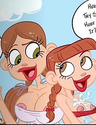 Schmutzige Babes sind in heißen Lesben Spiele useing Gemüse als ihre Sex-Spielzeug.