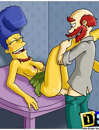 Hot babes de The Simpsons. Marge Simpson et ses amis chasse au gros coqs et des jouets